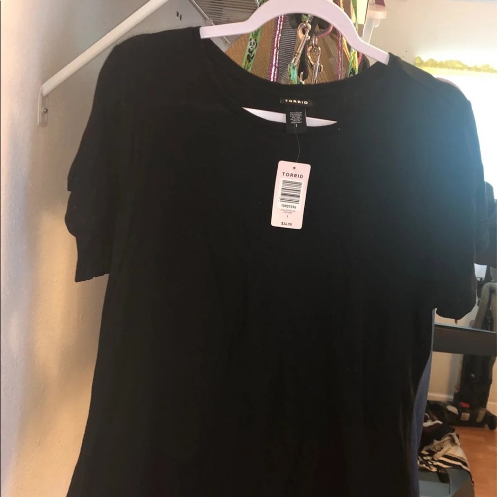 Plain black t-shirt